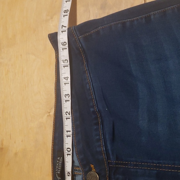 LUCKY AND BLESSED EXTREME FLARE HIGH RISE DARK WASH JEANS SZ 16 - Picture 9 of 13